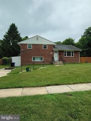 12207 HUNTERS LN, Rockville, MD 20852