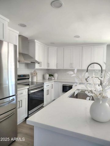 13629 N 36th Street, Phoenix, AZ 85032