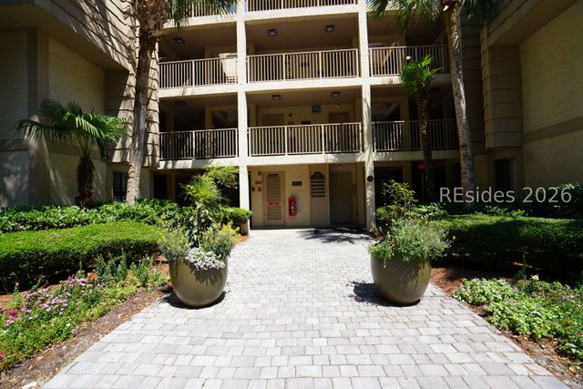 18 Lighthouse Rd Apt 471, Hilton Head Island, SC 29928