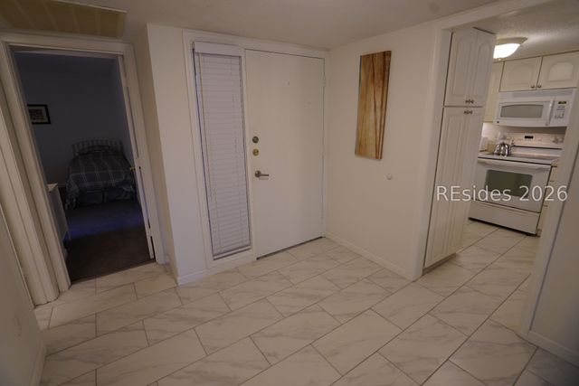 18 Lighthouse Rd Apt 471, Hilton Head Island, SC 29928