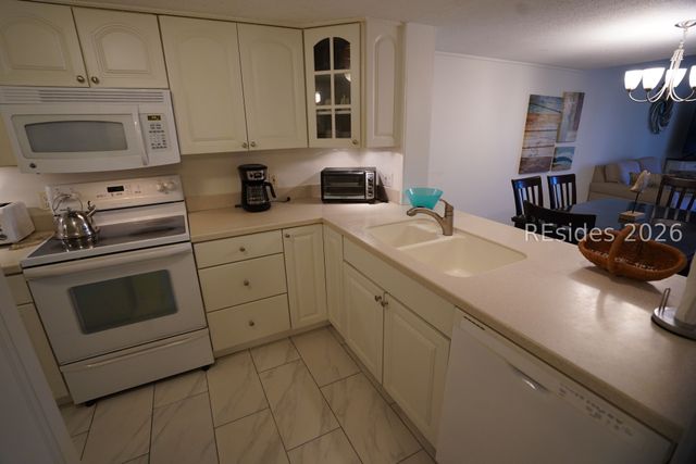 18 Lighthouse Rd Apt 471, Hilton Head Island, SC 29928