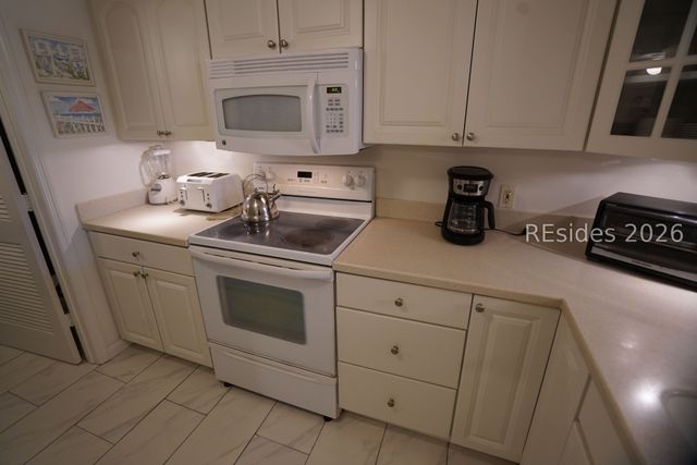 18 Lighthouse Rd Apt 471, Hilton Head Island, SC 29928