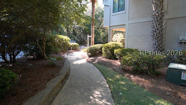 18 Lighthouse Rd Apt 471, Hilton Head Island, SC 29928