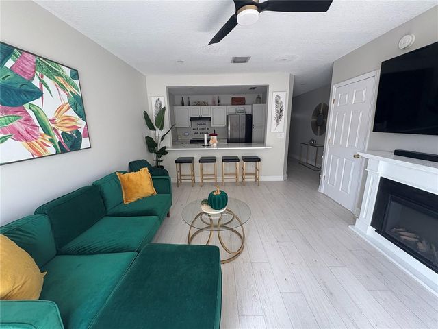 3713 W CASS STREET, Tampa, FL 33609