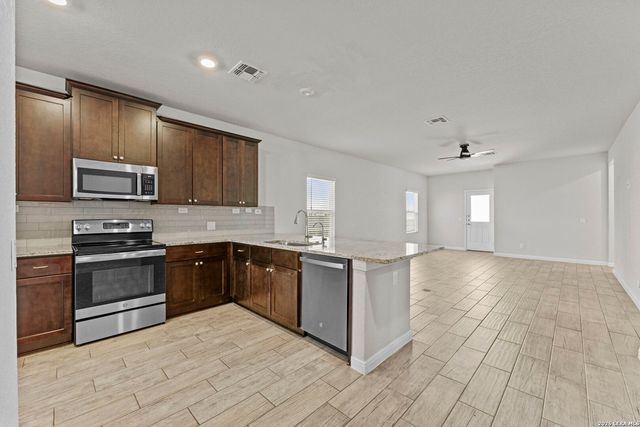 709 Farmers Dell, New Braunfels, TX 78130