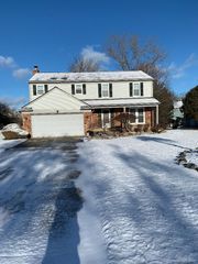 5682 Stonington Court, West Bloomfield Charter Township, MI 48322