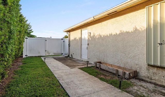 141 NE NARANJA, Port St. Lucie, FL 34983