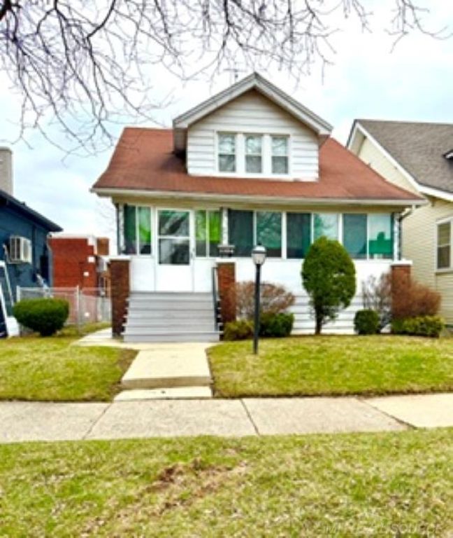1384 Lakepointe Street, Grosse Pointe Park, MI 48230