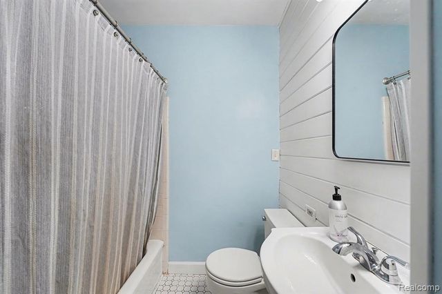 3513 Raymond Avenue, Dearborn, MI 48124