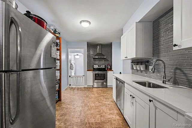 3513 Raymond Avenue, Dearborn, MI 48124