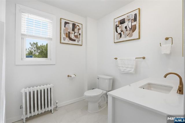 88 Lindbergh Boulevard, Teaneck, NJ 07666