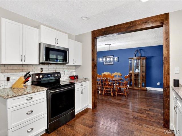 226 Woodridge Court, Collinsville, IL 62234