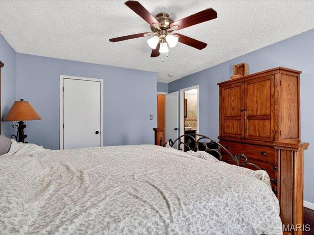 226 Woodridge Court, Collinsville, IL 62234