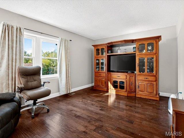 226 Woodridge Court, Collinsville, IL 62234