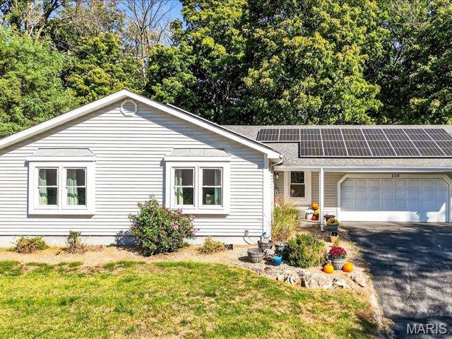 226 Woodridge Court, Collinsville, IL 62234