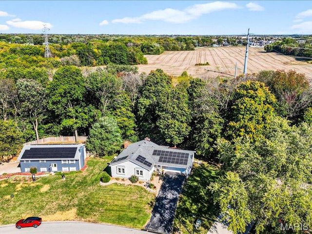 226 Woodridge Court, Collinsville, IL 62234