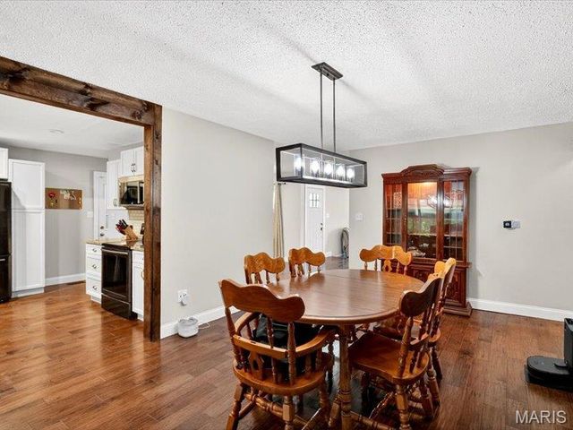 226 Woodridge Court, Collinsville, IL 62234