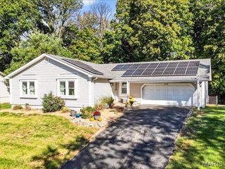 226 Woodridge Court, Collinsville, IL 62234