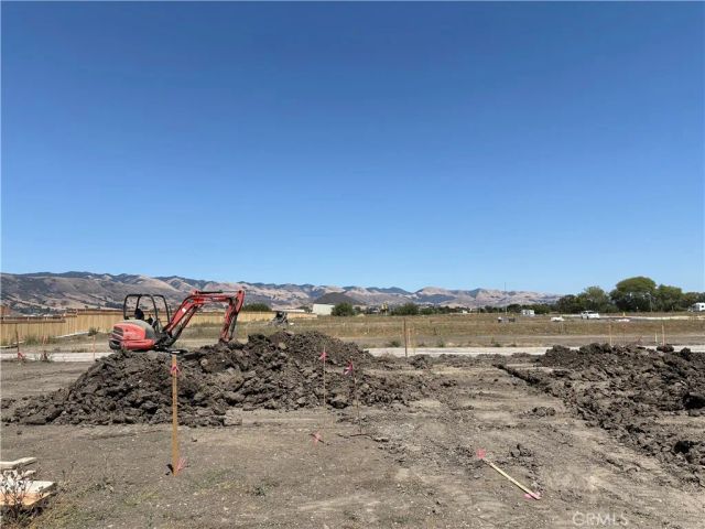 230 Memphis Belle Way, San Luis Obispo, CA 93401