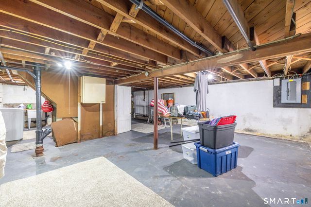 80 West Street, Windsor Locks, CT 06096