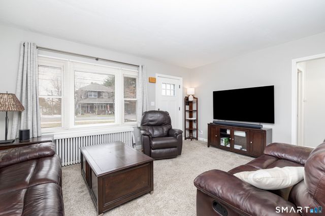 80 West Street, Windsor Locks, CT 06096