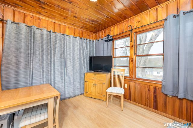 80 West Street, Windsor Locks, CT 06096