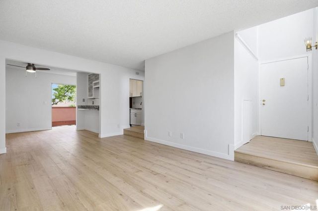 3262 Ashford St F, San Diego, CA 92111