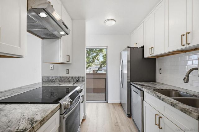 3262 Ashford St F, San Diego, CA 92111