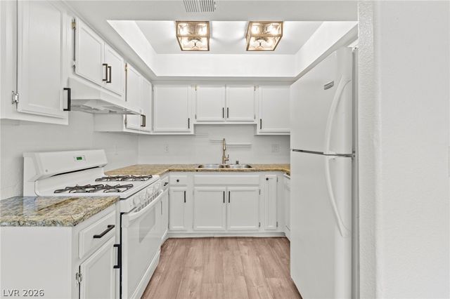 2212 Silver Pine Drive, Las Vegas, NV 89108