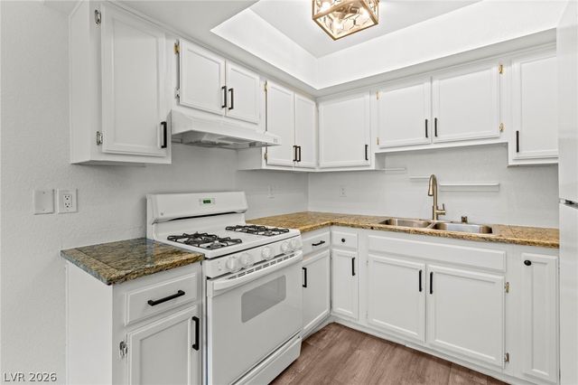 2212 Silver Pine Drive, Las Vegas, NV 89108