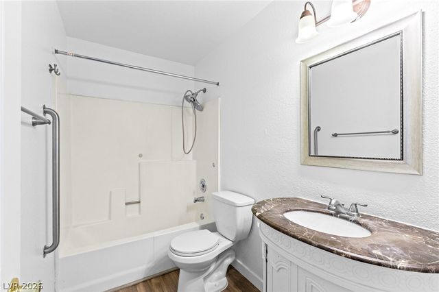 2212 Silver Pine Drive, Las Vegas, NV 89108