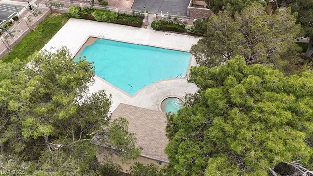 2212 Silver Pine Drive, Las Vegas, NV 89108