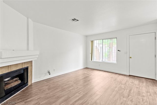 2212 Silver Pine Drive, Las Vegas, NV 89108