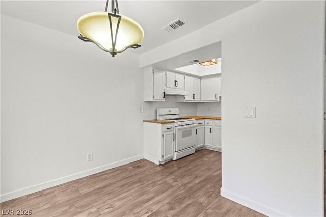 2212 Silver Pine Drive, Las Vegas, NV 89108