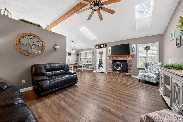 1313 Colby Drive, St Peters, MO 63376