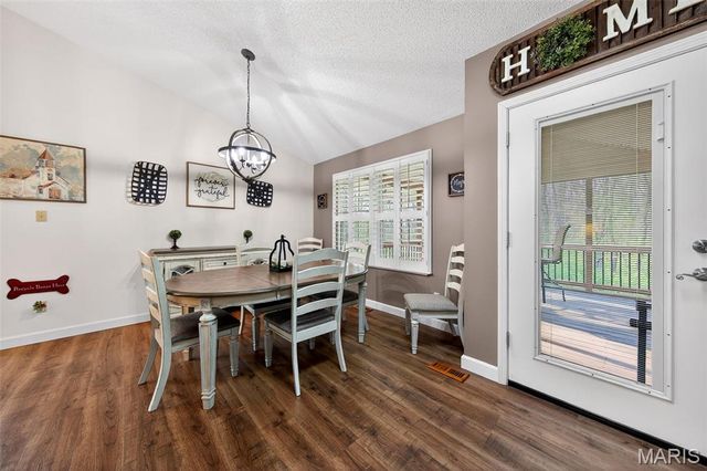 1313 Colby Drive, St Peters, MO 63376