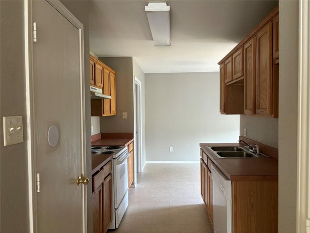 10456 Fossil Hill Drive, Fort Worth, TX 76131