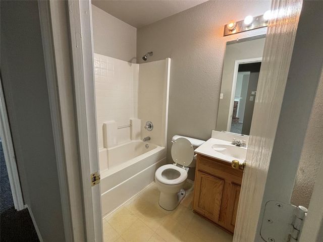 10456 Fossil Hill Drive, Fort Worth, TX 76131