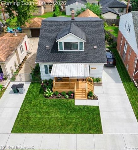 1125 E Hayes Avenue, Hazel Park, MI 48030