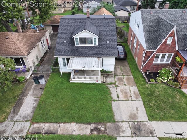 1125 E Hayes Avenue, Hazel Park, MI 48030