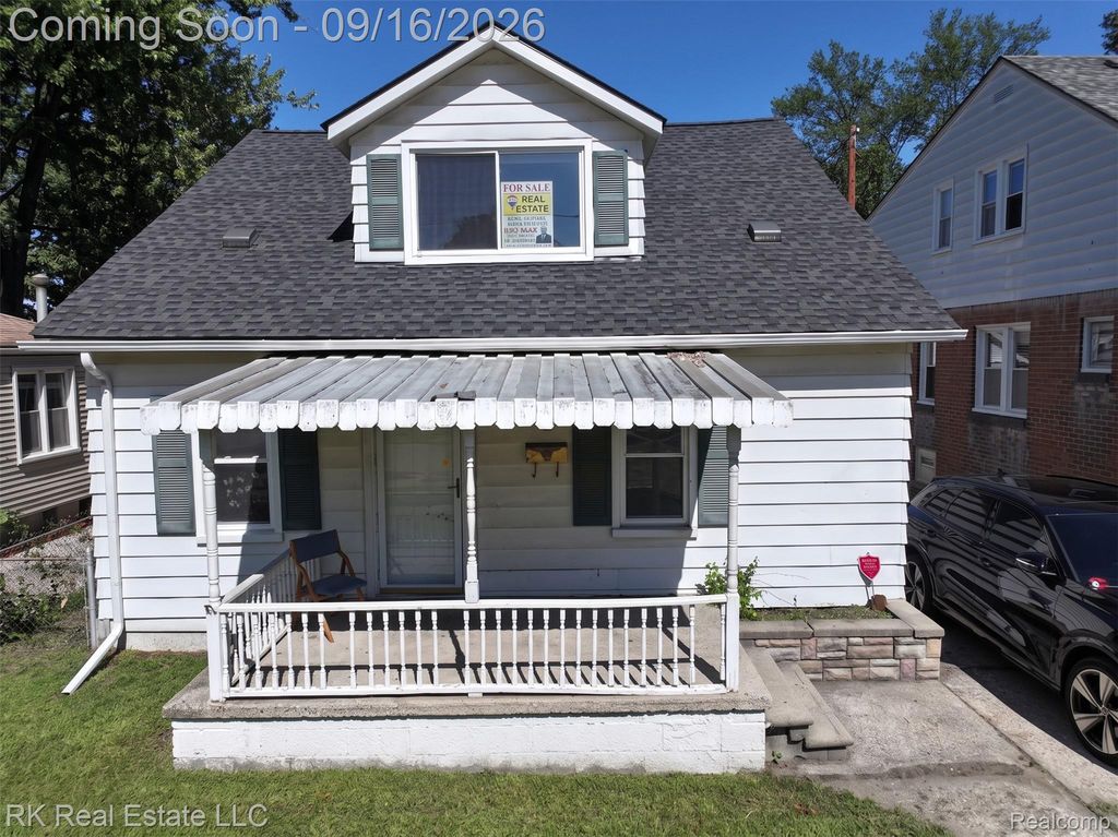 1125 E Hayes Avenue, Hazel Park, MI 48030