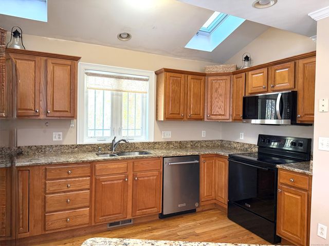 55 Stetson Place 55, Danbury, CT 06811