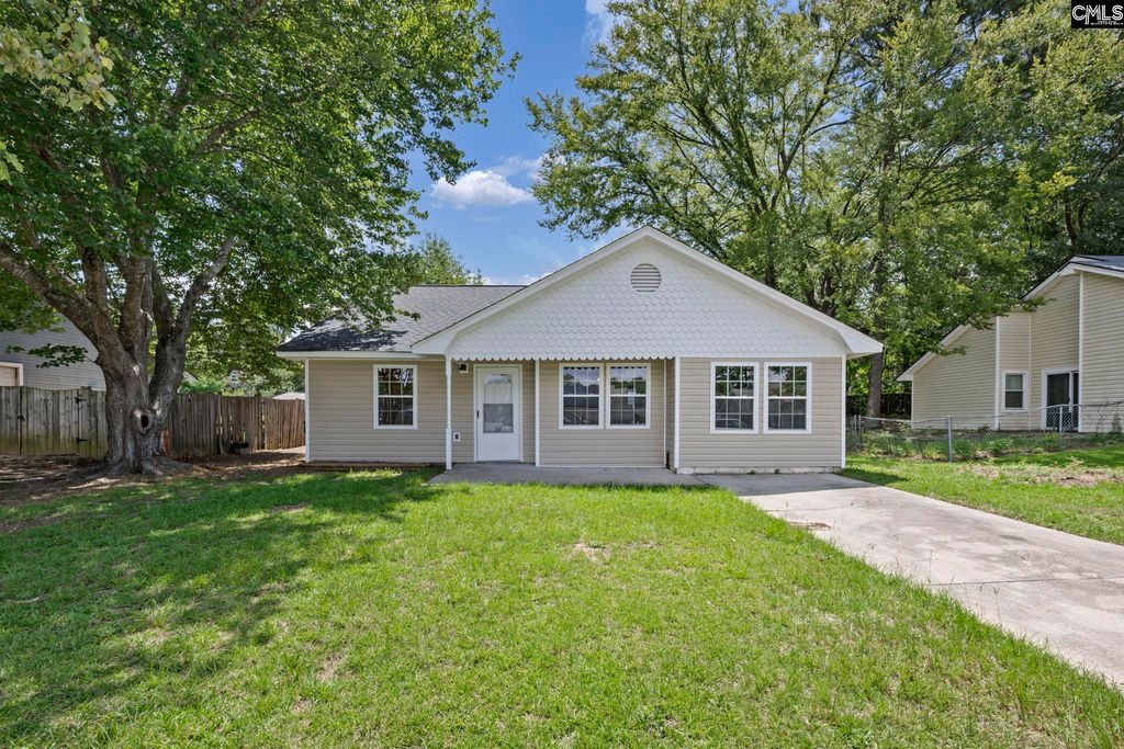 404 Greenlake Drive, Hopkins, SC 29061