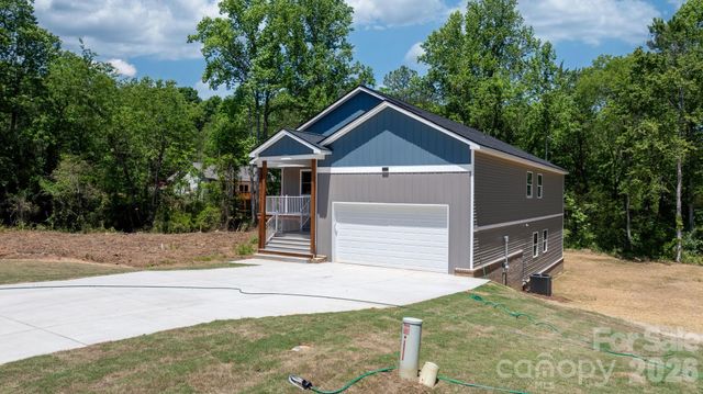 41 Tennyson Drive, Taylorsville, NC 28681