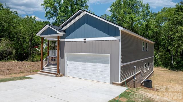 41 Tennyson Drive, Taylorsville, NC 28681