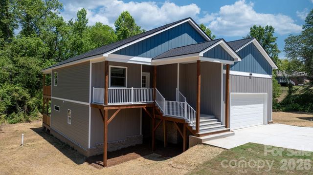 41 Tennyson Drive, Taylorsville, NC 28681