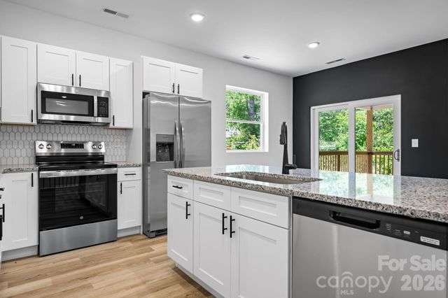 41 Tennyson Drive, Taylorsville, NC 28681