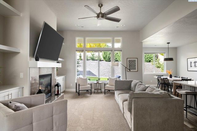 4840 Tillamook Dr, Richland, WA 99352