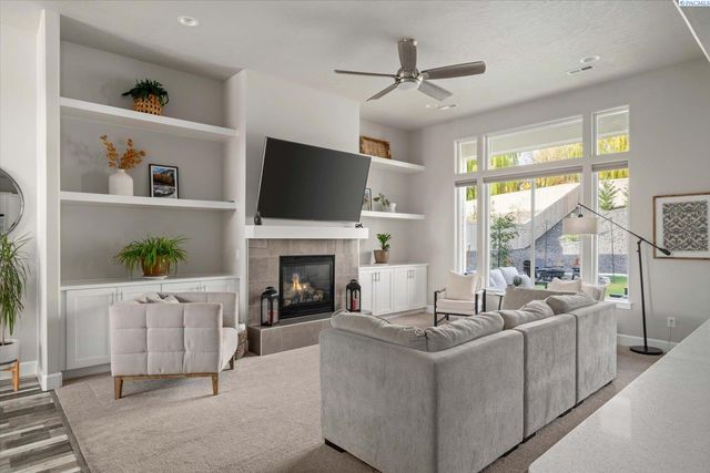 4840 Tillamook Dr, Richland, WA 99352