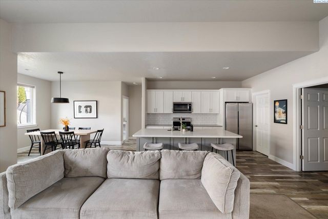 4840 Tillamook Dr, Richland, WA 99352